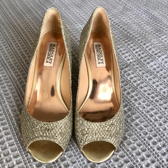 Badgley Mischka Metallic Sparkle Pumps - Picture 2 of 6